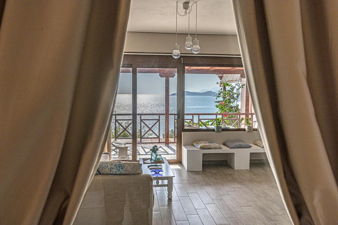 Paralio Astros Beachfront Suites Xiropigado Exterior foto