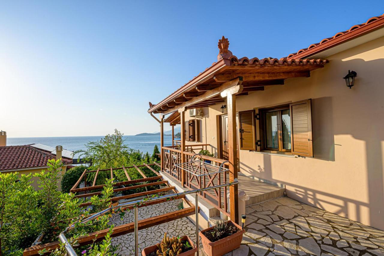 Paralio Astros Beachfront Suites Xiropigado Exterior foto